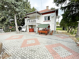 Hunyadi Nyaralo Balatonkeresztur