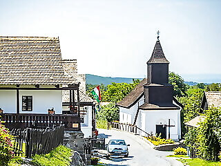 Lankas Vendeghaz Holloko