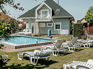 Kek Vendeghaz Family Resort Gyenesdias