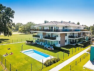 Luxy Beach Apartman Siofok