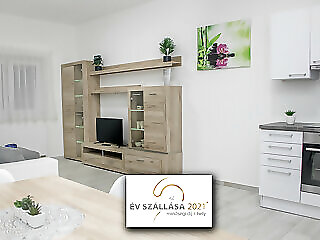 Trika Apartman Sarvar