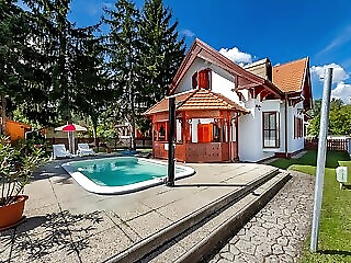Dora Nyaralo Balatonbereny