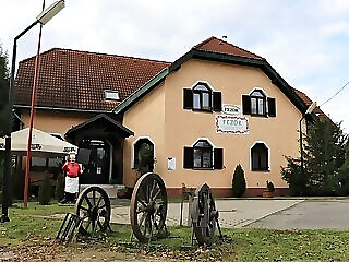 Fezor Panzio Kormend
