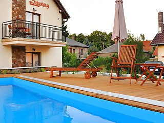 Barackvirag Apartmanhaz Tihany szállás