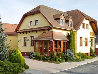 Berki Vendeglo Es Hotel Kormend szállás