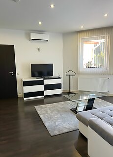 Monika S Apartman Erd
