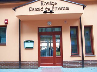 Kovacs Panzio Es Etterem Mohacs szállás