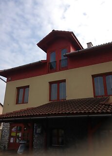 Kek Hold Apartmanhaz Halmaj