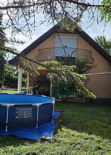 Vadrozsa Apartmanhaz Poroszlo