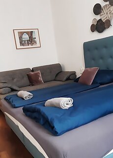 Varalja Apartman Tata