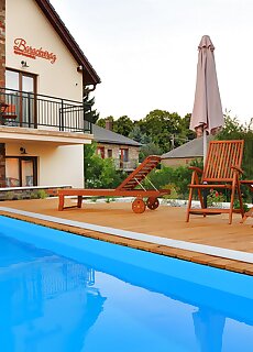 Barackvirag Apartmanhaz Tihany