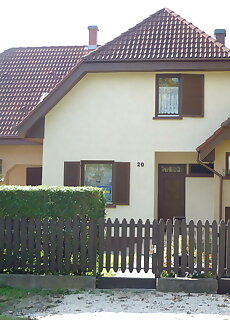 Erzsebet Apartmanhaz Zamardi