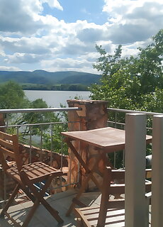 Napraforgo Apartmanhaz Zebegeny
