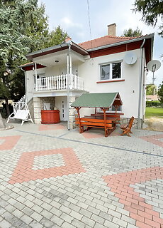 Hunyadi Nyaralo Balatonkeresztur