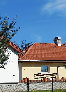 Tunder Szallo Epleny