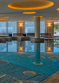 Aura Felnottbarat Hotel Balatonfured