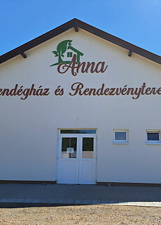 Anna Vendeghaz Es Rendezvenyterem Hajdunanas