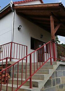 Lilka Vendeghaz Hosszuheteny