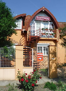 Kertvarosi Vendeghaz Oroshaza