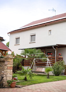 Mama Vendeghaz Palkonya