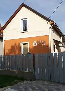 Elza Vendeghaz Sarospatak
