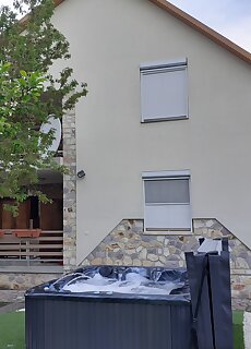 Lia Vendeghaz Szihalom Zsoryfurdo
