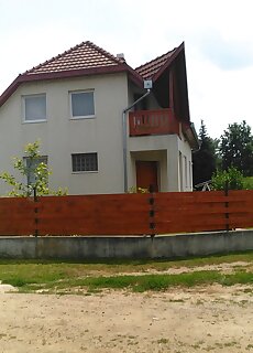 Sarki Feny Vendeghaz Vasarosnameny