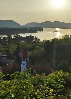 Pozsonyi Vendeghaz Zebegeny