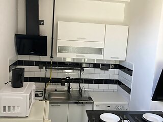 Black And White Apartman Cegled szállás