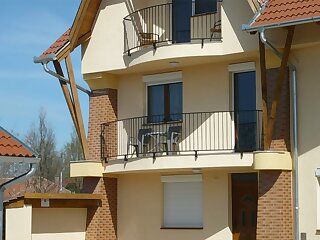 Anna Korona Apartman Cserkeszolo szállás