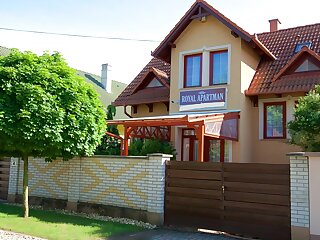 Royal Apartman Hajduszoboszlo szállás