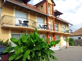 Mediterran Apartmanok Harkany szállás