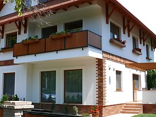 Sara Apartman Heviz szállás