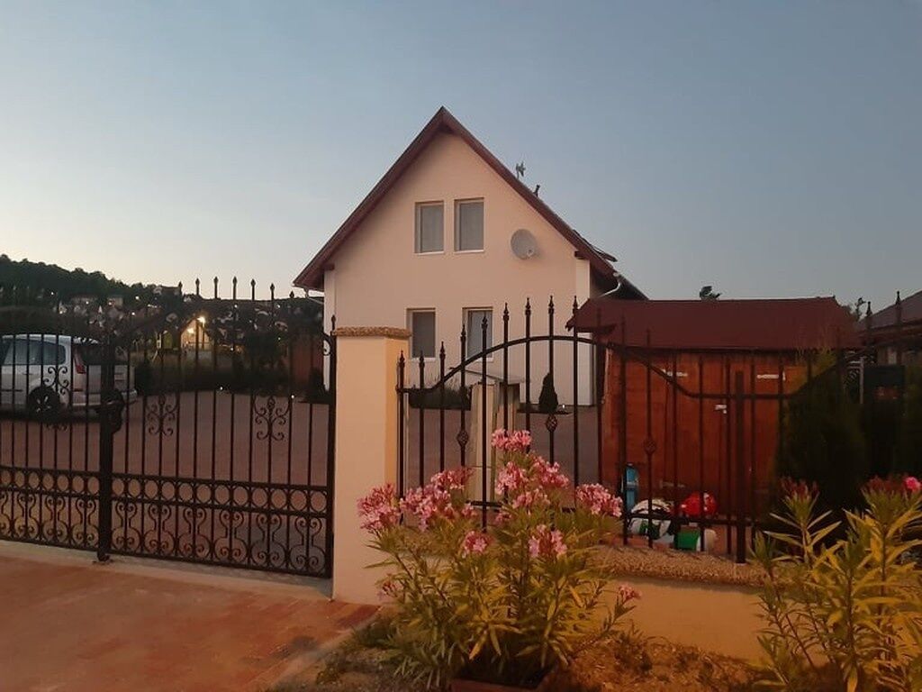 Irisz Es Mark Apartmanok Alsoors