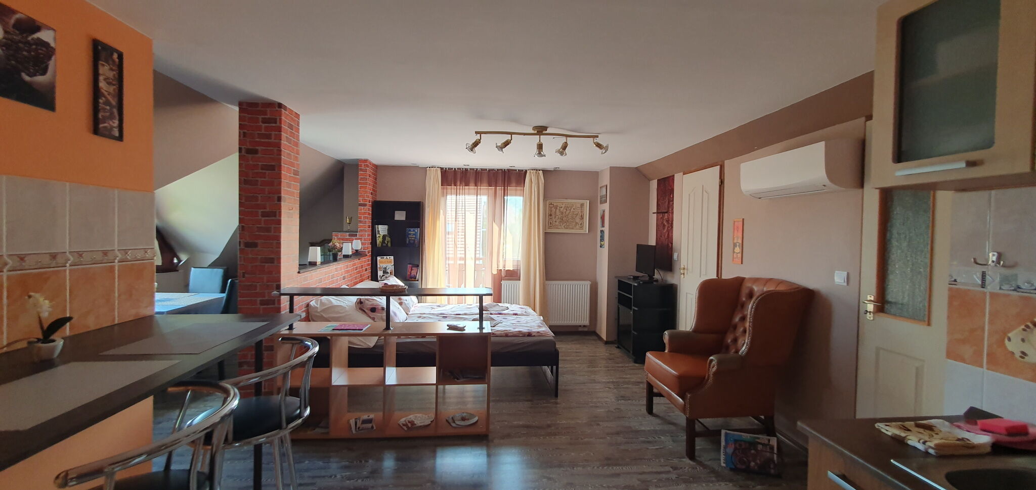 Baker Street Apartman Balatonalmadi