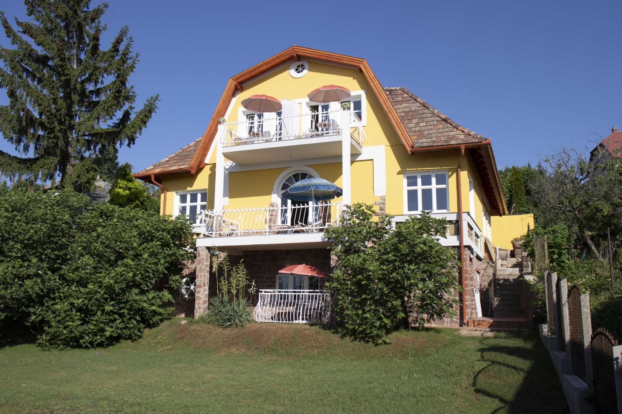 Gyongyom Apartman Balatonalmadi