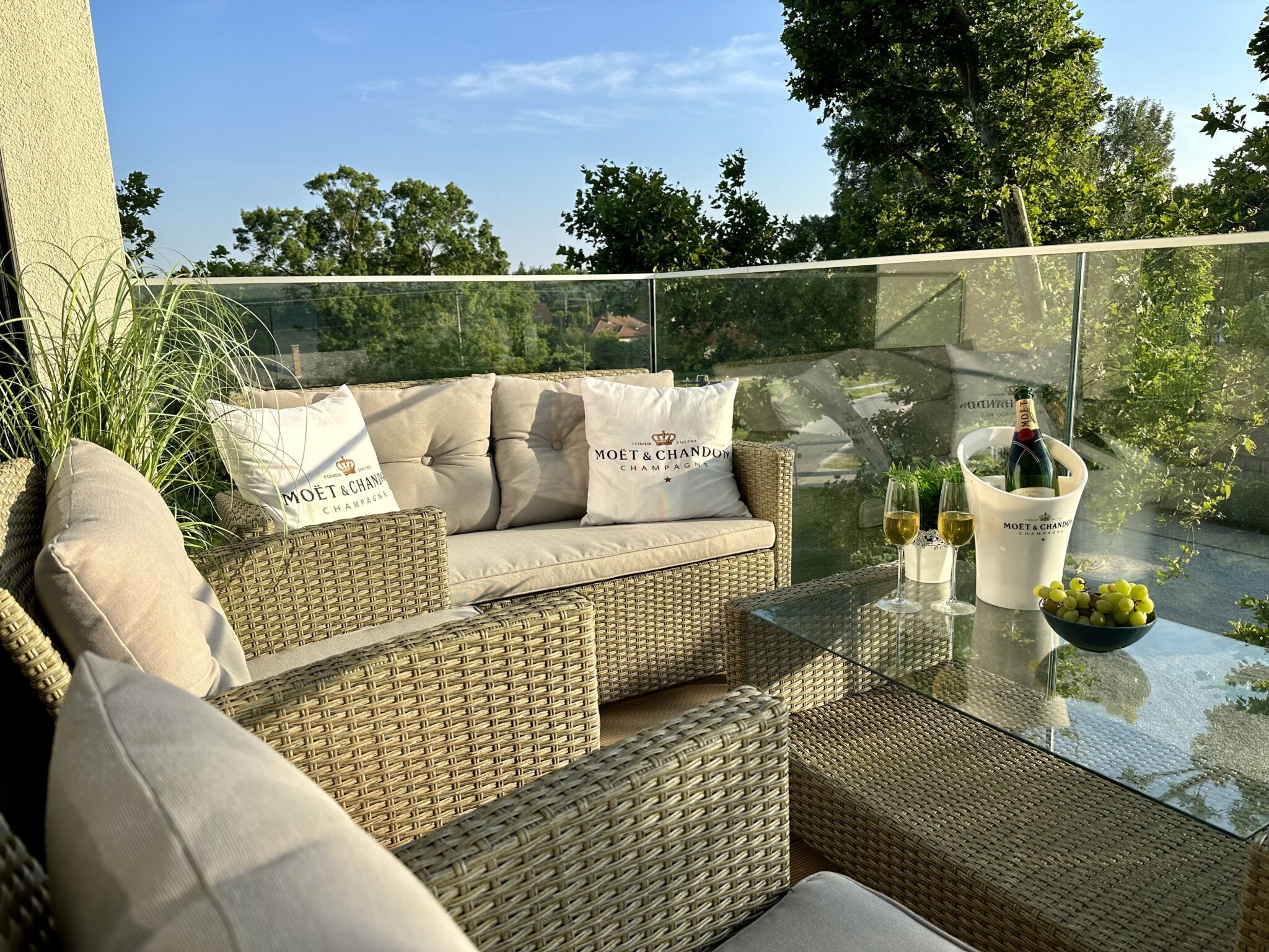 Loulou Apartman Balatonboglar