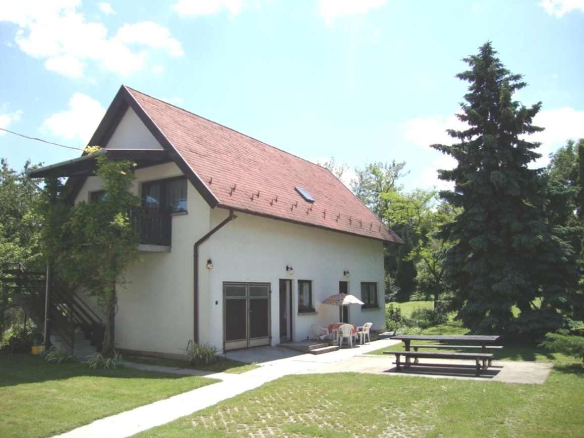 Gyongyvirag Apartmanhaz Balatonboglar