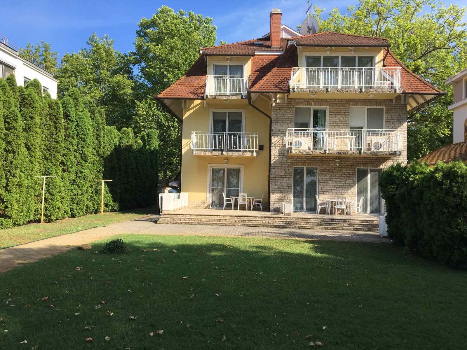 Platan Apartmanhaz Balatonfoldvar