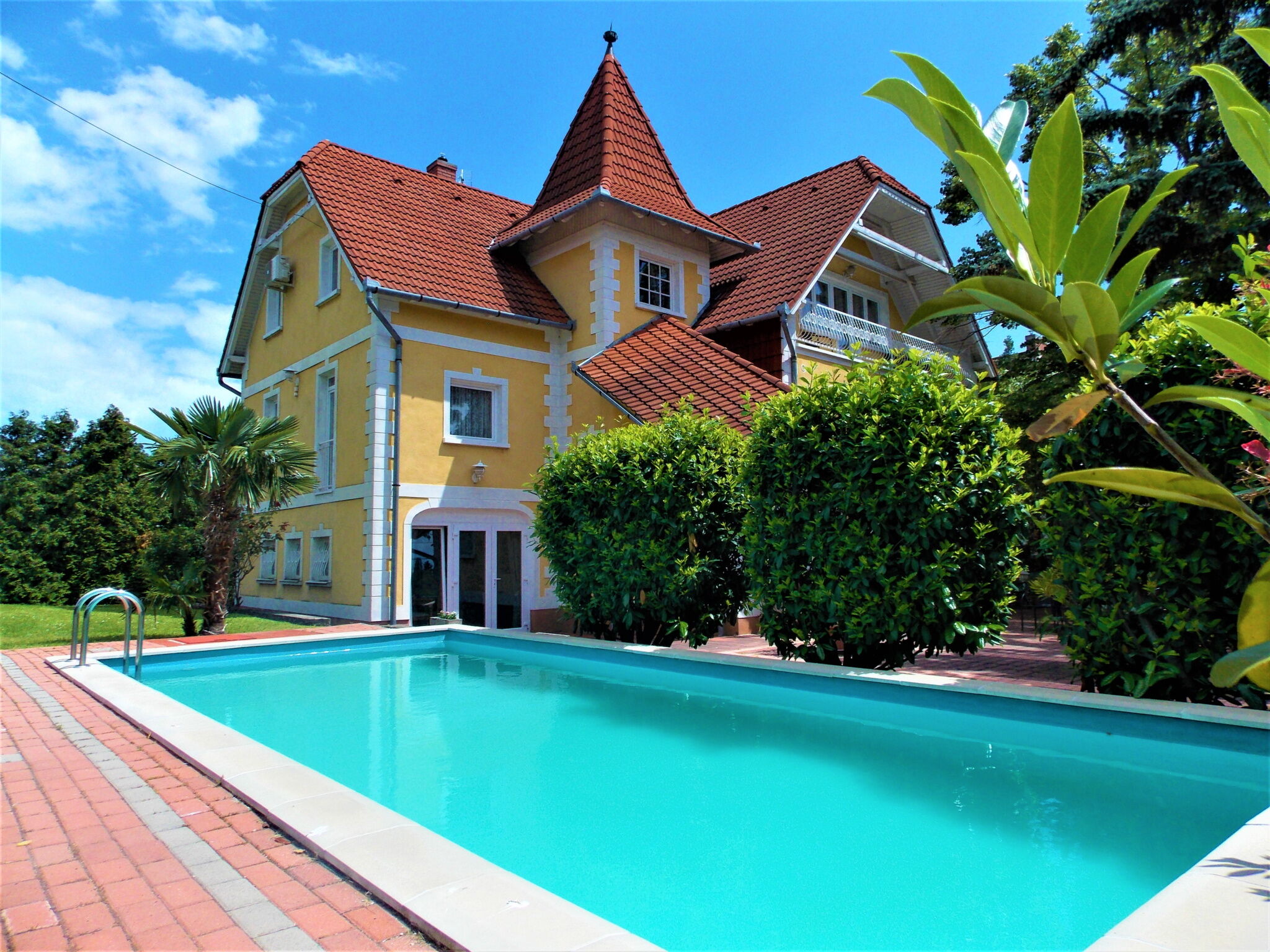 Eden Villa Apartmanhaz 2 Balatonfured