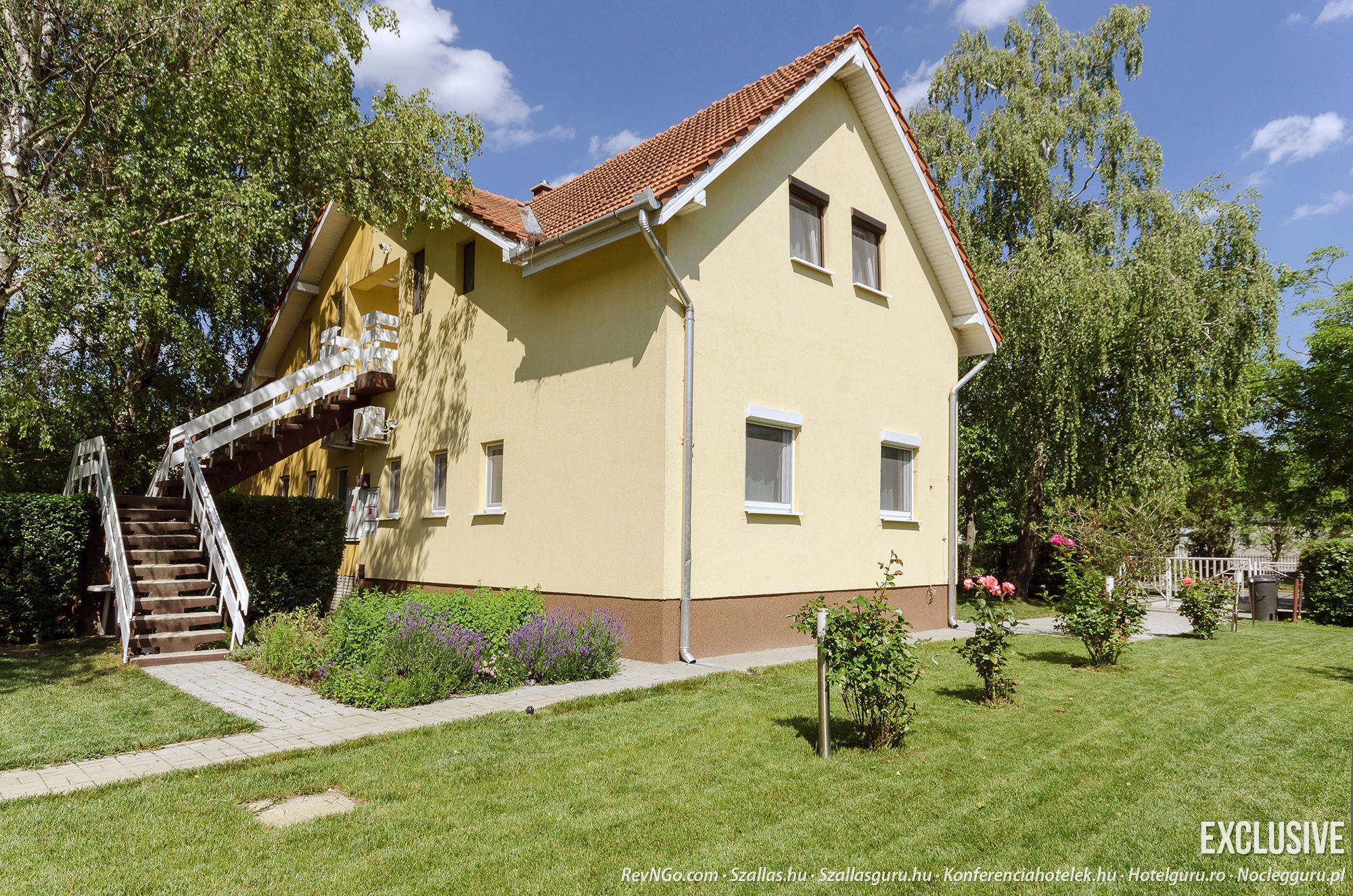 Kenese Gyongye Apartmanhaz Balatonkenese
