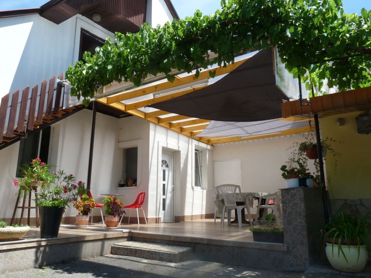 Eszter Apartmanhaz Balatonkeresztur
