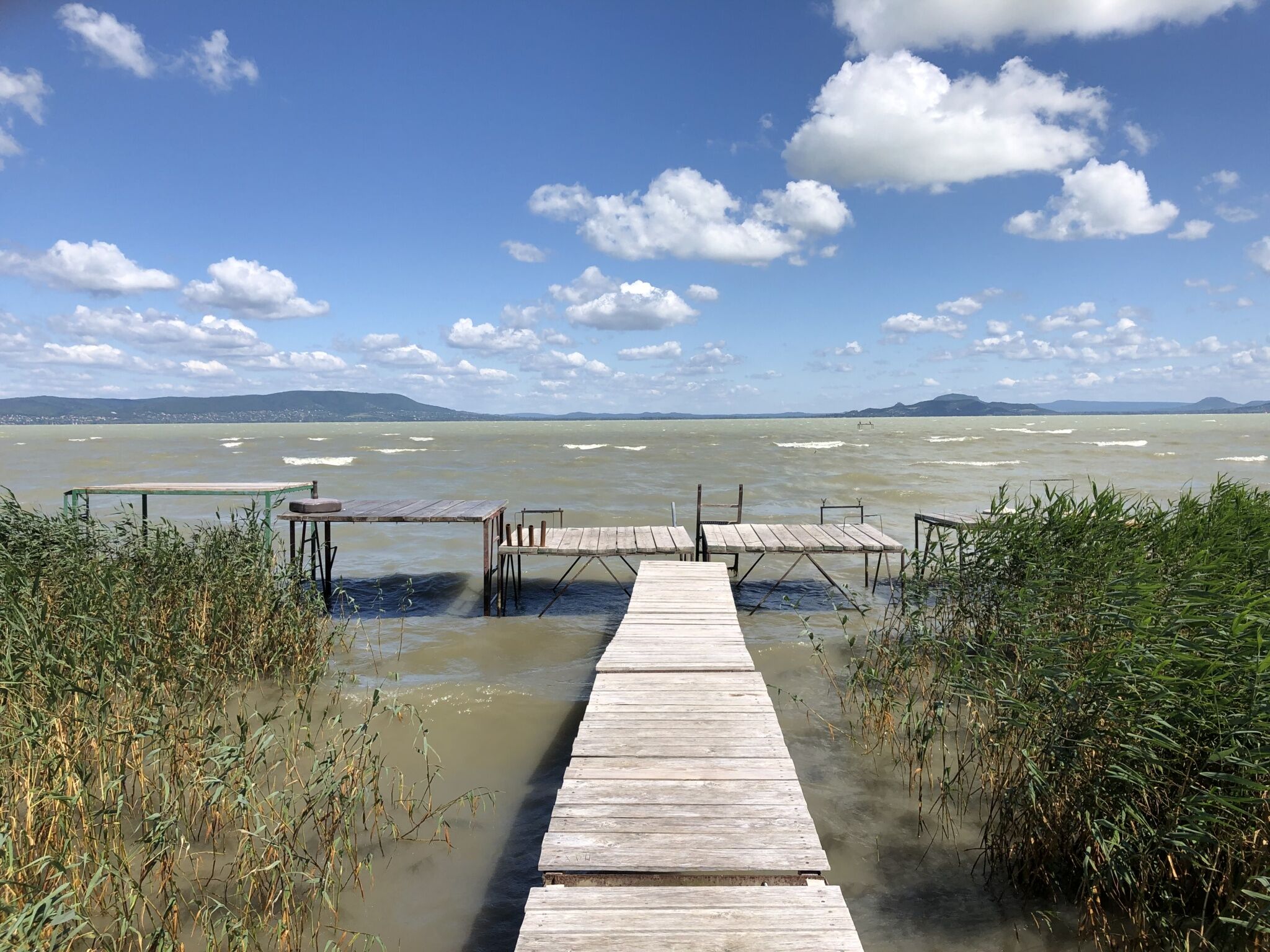 Hullamhaz Apartmanok Balatonmariafurdo