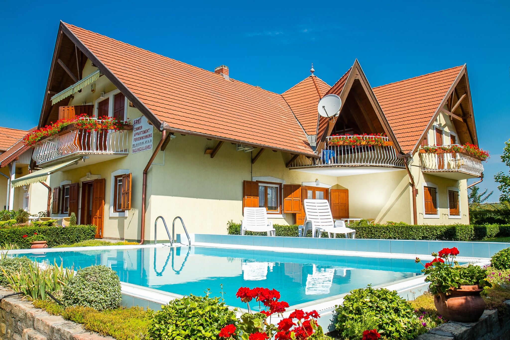 Familia 4 Apartman Balatonmariafurdo