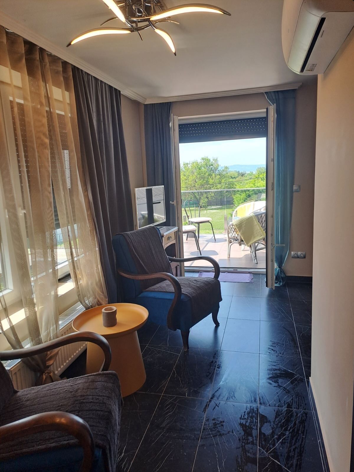 Annarosa Apartman Balatonszarszo