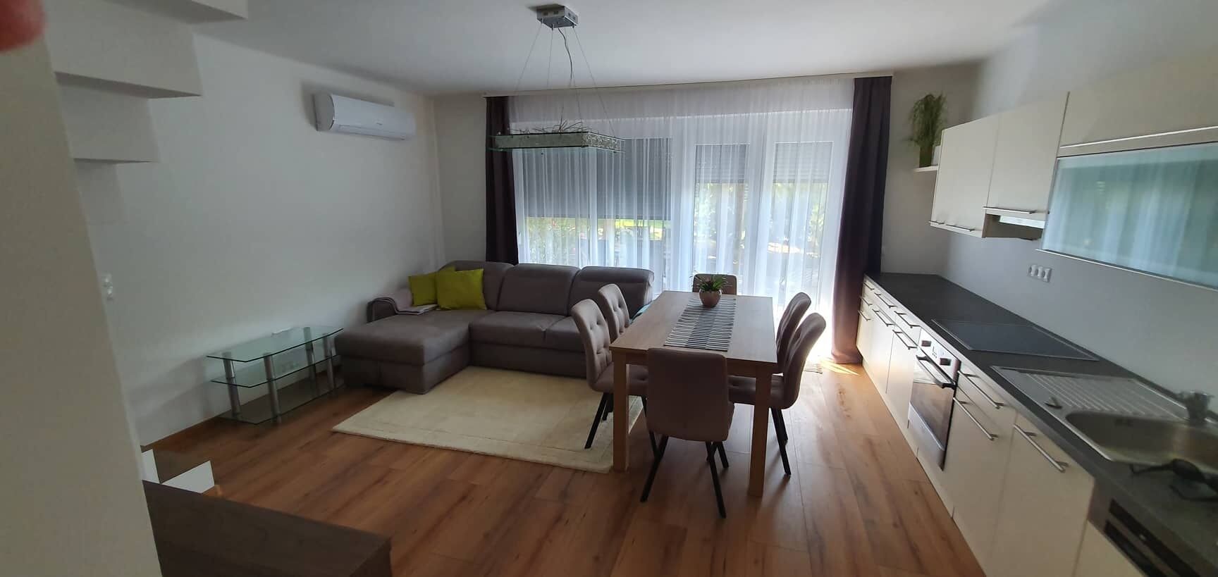Mark Apartman Balatonszarszo