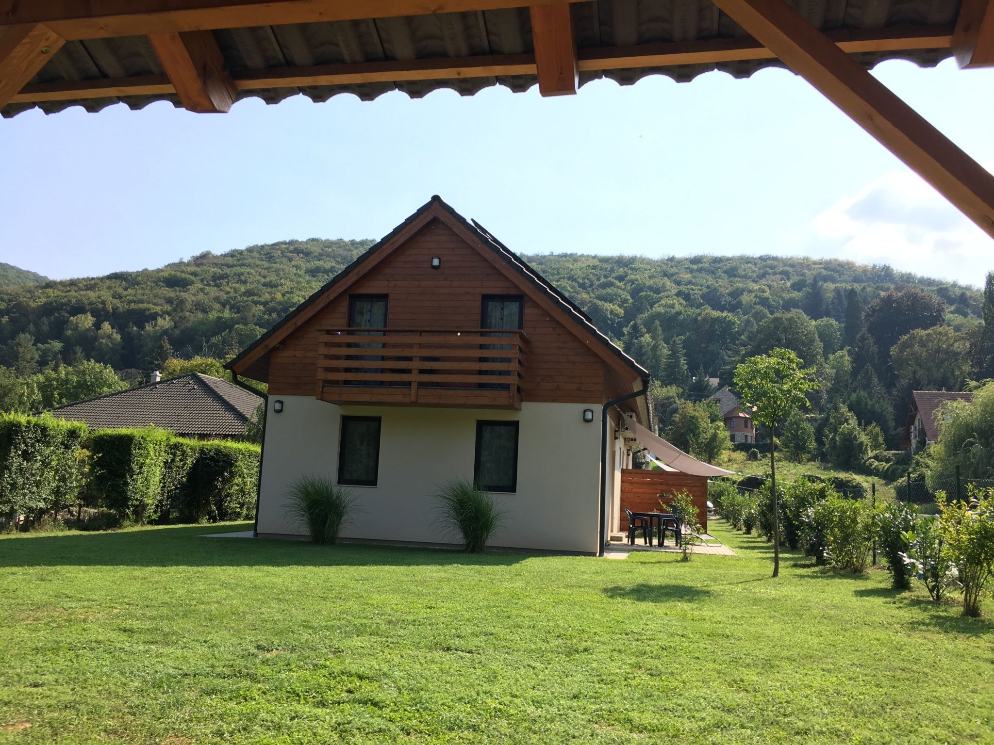 Dunazug Apartmanhaz Domos