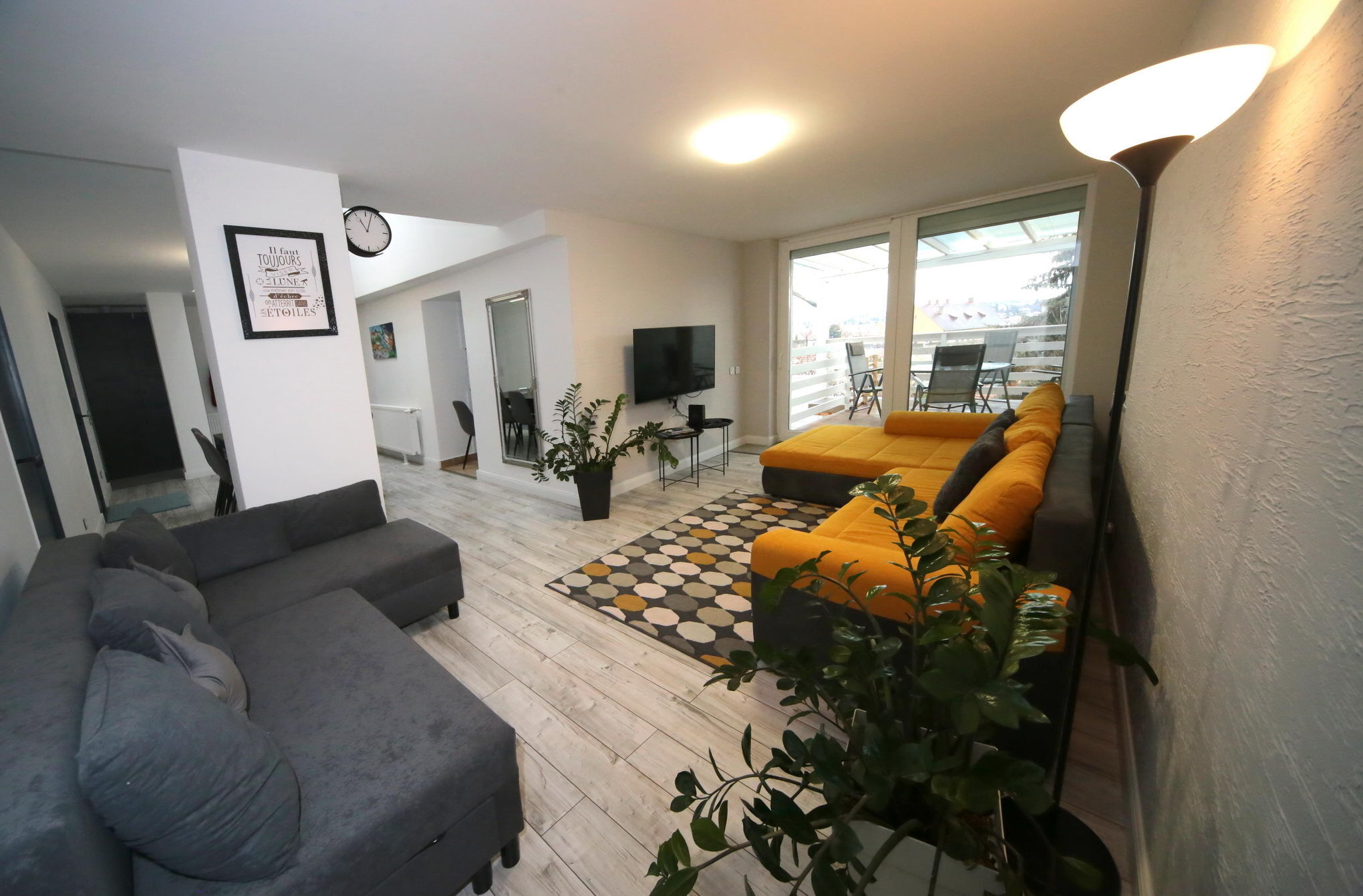 Etoile Apartman**** Eger