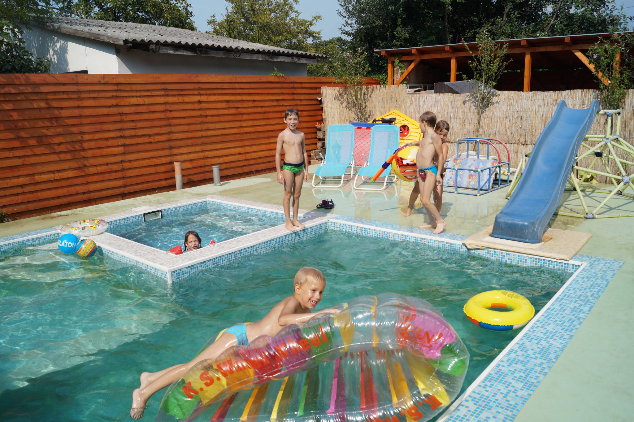 Hacienda Medences Gyermekkertes Vendeghaz Balatonboglar