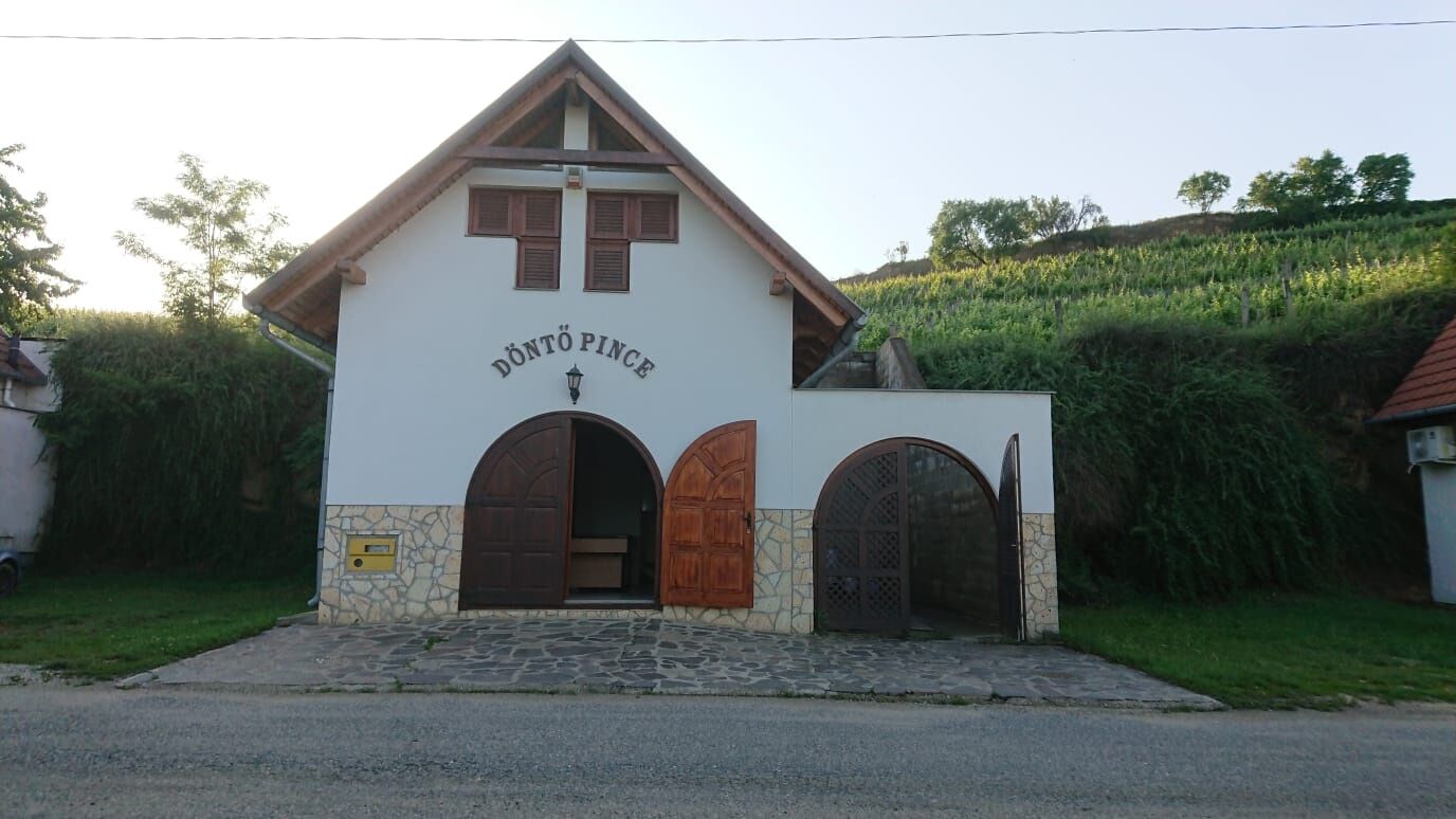 Dontohaz** Tokaj